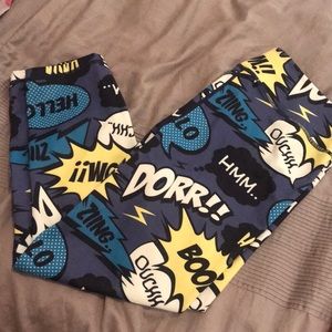 Comic Book athletic leggings. Crop.